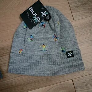 Kids Bula ski hat with tags